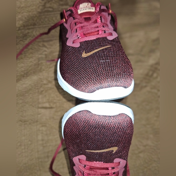 Nike Flex Trainer 9 Team Red W, Size 9 - Picture 3 of 9